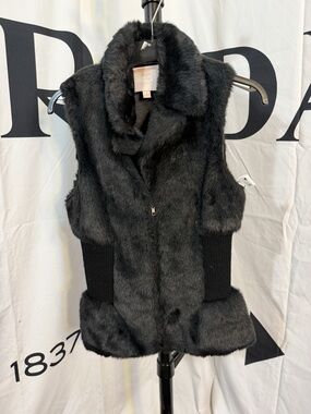 Romeo & Juliet Couture Women's Faux Fur Vest Black Size S Full Zip Mock Neck